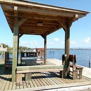Casa Na Beira Da Lagoa Com Piscina E Rampa Para Embarcacoes photos Exterior