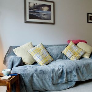 2 Bedroom Flat In Edinburgh photos Exterior