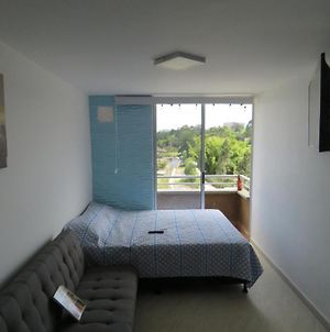 Aparta Suite 9-90 Con Balcon -Cerca Al Aeropuerto photos Exterior