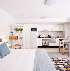 Stylish Manly Studio With Bbq Terrace And Parking photos Exterior