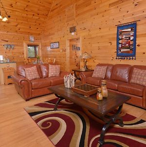 Sevierville Cabin With Deck And Hot Tub 10Min To Dtwn photos Exterior