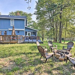 Spacious Lake Harmony Home With Deck And Fire Pit! photos Exterior