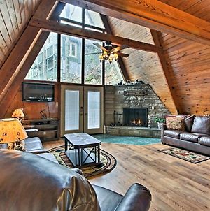 A-Frame Gatlinburg Cabin With Deck And Private Hot Tub photos Exterior