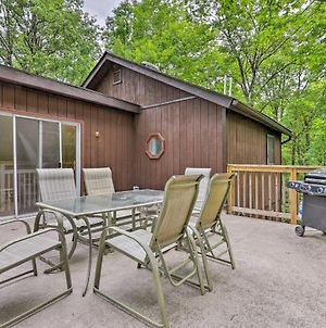 Cabin With Fire Pit And Decks - Walk To Lake Harmony! photos Exterior
