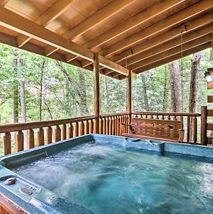 Romantic Pigeon Forge Log Cabin With Hot Tub! photos Exterior