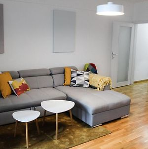 Bright, Modern & Cozy Apartment photos Exterior