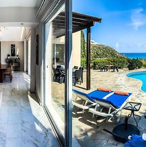 3 Bedroom Villa , With Fantastic Sea View, Landscaped Garden. Free Wi-Fi photos Exterior