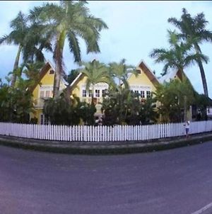 Yellow Houses Bocas Duplex photos Exterior