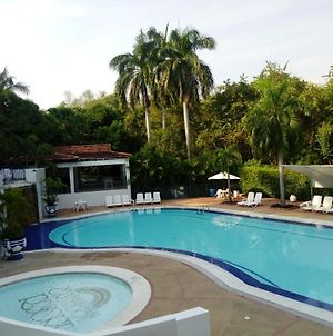 Condominio Girardot Resort photos Exterior