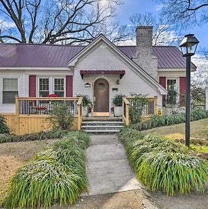 Vibrant Home With Deck And Yard, 2 Mi To Oaklawn Casino photos Exterior
