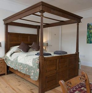 Remarkable 4 Bed House In Ashburton photos Exterior