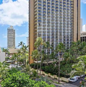 Waikiki Banyan By Darmic photos Exterior