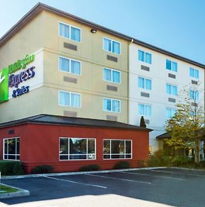 Holiday Inn Express & Suites North Seattle - Shoreline photos Exterior