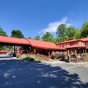 Smoky Falls Lodge photos Exterior