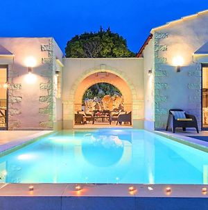 Villa Vardis Heated Pool photos Exterior