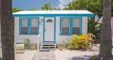 5 Seahorse Cottages Treasure Island Fl United States From Us