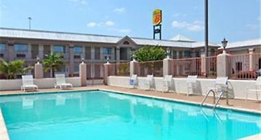 Hotel Super 8 By Wyndham Baton Rouge I 12 Baton Rouge La 2
