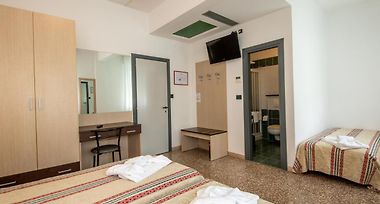 Hotel Palm Beach Lido Di Jesolo 3 Italy From Us 142 Booked